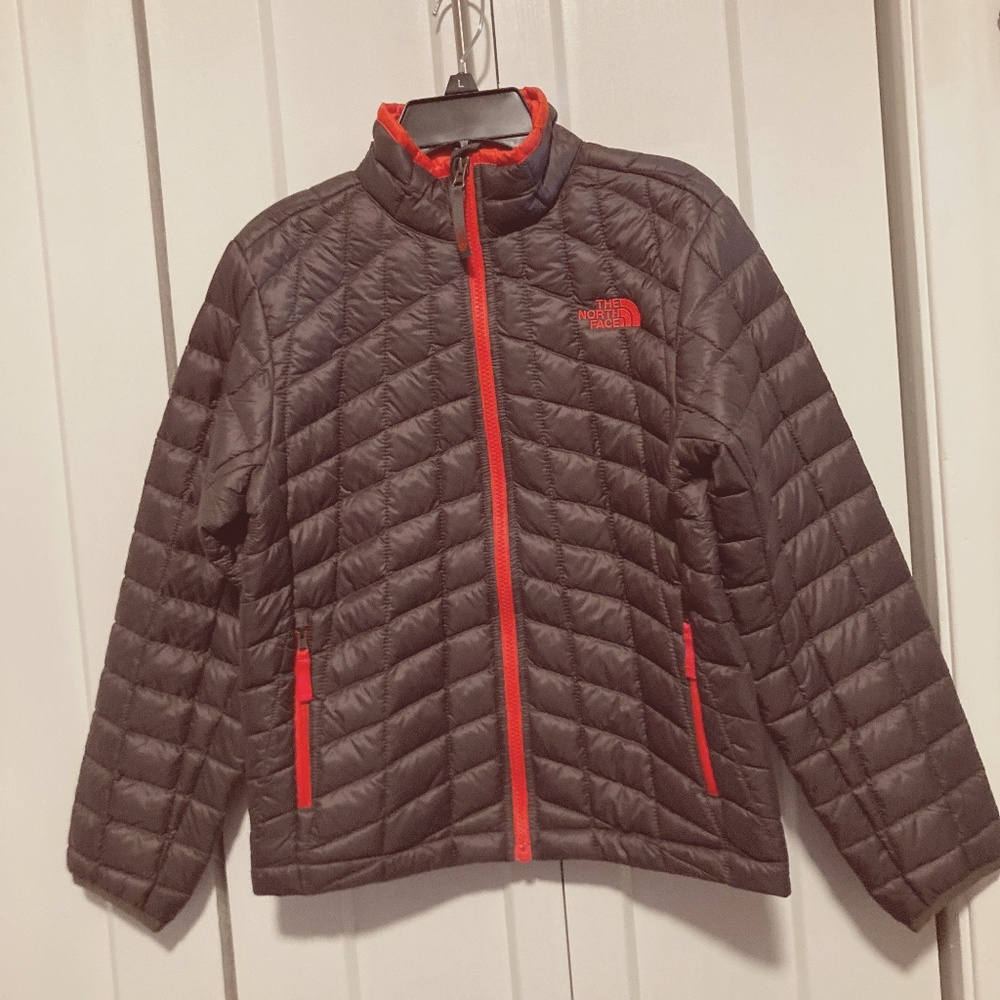 The North Face Thermoball jacket NWOT M (10-12)